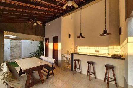 Casa de condomínio para alugar com 398m², 4 quartos e 4 vagasÁrea comum - Churrasqueira