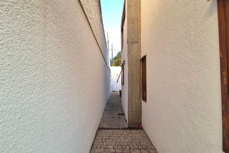 Casa de condomínio para alugar com 398m², 4 quartos e 4 vagasCorredor 