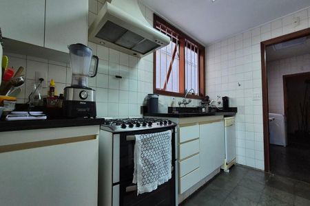 Casa de condomínio para alugar com 398m², 4 quartos e 4 vagasCozinha 