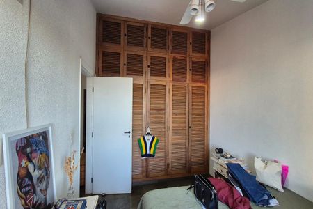 Casa de condomínio para alugar com 398m², 4 quartos e 4 vagasQuarto 3 