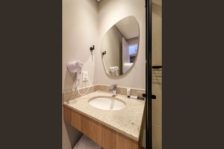 Studio para alugar com 27m², 0 quarto e sem vaga Studio para alugar com 27m², 0 quarto e sem vagaBanheiro