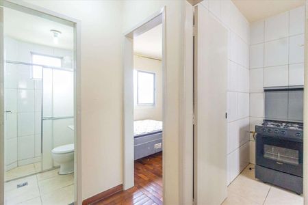 Corredor de apartamento para alugar com 2 quartos, 55m² em Floresta, Belo Horizonte