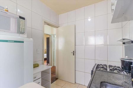 Cozinha de apartamento para alugar com 2 quartos, 55m² em Floresta, Belo Horizonte
