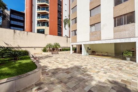 Apartamento à venda com 31m², 2 quartos e 1 vaga Apartamento à venda com 31m², 2 quartos e 1 vagaentrada do predio e area verde comum