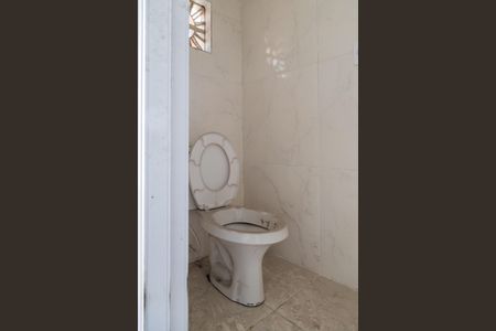 Casa para alugar com 150m², 3 quartos e 4 vagasCasa 1 - Banheiro 2