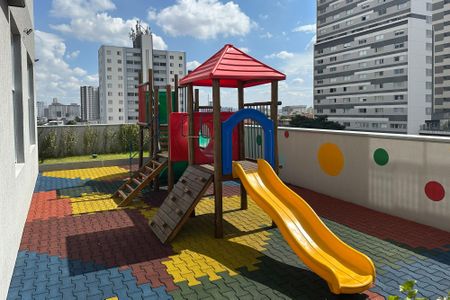 Apartamento para alugar com 26m², 1 quarto e sem vaga Apartamento para alugar com 26m², 1 quarto e sem vagaÁrea comum - Playground