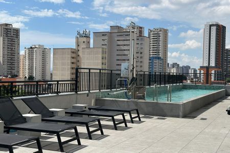 Apartamento para alugar com 26m², 1 quarto e sem vaga Apartamento para alugar com 26m², 1 quarto e sem vagaÁrea comum - Piscina