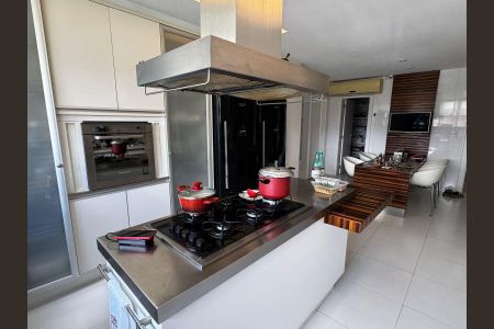 Casa para alugar com 5 quartos, 760m² em Itaipu, Niterói