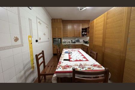 Casa à venda com 234m², 3 quartos e 6 vagas