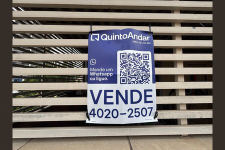 Casa à venda com 300m², 6 quartos e sem vaga Casa à venda com 300m², 6 quartos e sem vagaPlaquinha