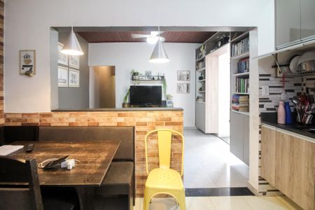 Casa à venda com 300m², 6 quartos e sem vaga Casa à venda com 300m², 6 quartos e sem vagaCasa 1 - Cozinha