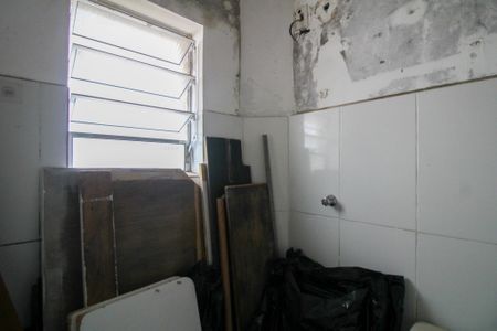 Casa à venda com 300m², 6 quartos e sem vaga Casa à venda com 300m², 6 quartos e sem vagaCasa 2 - Banheiro 1
