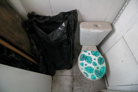 Casa à venda com 300m², 6 quartos e sem vaga Casa à venda com 300m², 6 quartos e sem vagaCasa 2 - Banheiro 1