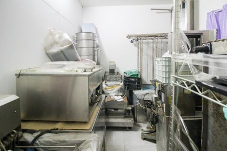 Casa à venda com 300m², 6 quartos e sem vaga Casa à venda com 300m², 6 quartos e sem vagaCasa 2 - Comôdo 4