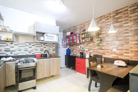 Casa à venda com 300m², 6 quartos e sem vaga Casa à venda com 300m², 6 quartos e sem vagaCasa 1 - Cozinha