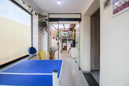 Casa à venda com 300m², 6 quartos e sem vaga Casa à venda com 300m², 6 quartos e sem vagaQuintal