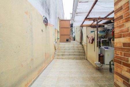 Casa à venda com 300m², 6 quartos e sem vaga Casa à venda com 300m², 6 quartos e sem vagaQuintal