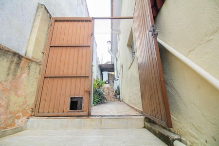 Casa à venda com 300m², 6 quartos e sem vaga Casa à venda com 300m², 6 quartos e sem vagaQuintal