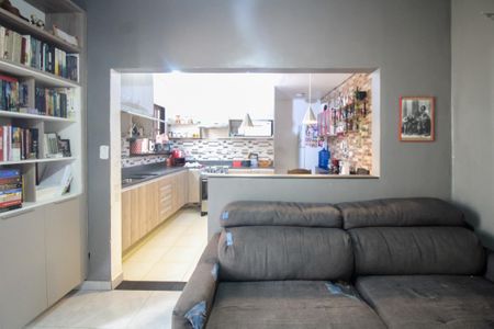 Casa à venda com 300m², 6 quartos e sem vaga Casa à venda com 300m², 6 quartos e sem vagaCasa 1 - Sala