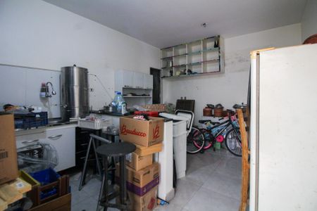 Casa à venda com 300m², 6 quartos e sem vaga Casa à venda com 300m², 6 quartos e sem vagaCasa 2 - Comôdo 1