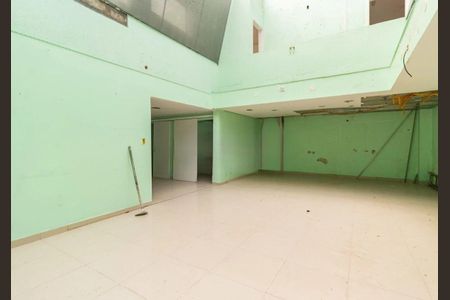 Casa para alugar com 652m², 15 quartos e 3 vagas