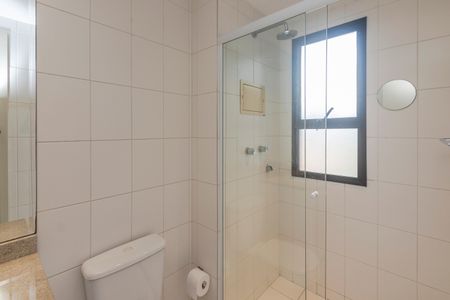 Apartamento à venda com 210m², 3 quartos e 4 vagasBanheiro da Suíte 2