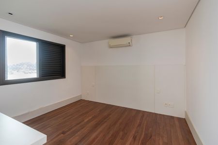 Apartamento à venda com 210m², 3 quartos e 4 vagasSuíte 1