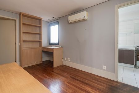 Apartamento à venda com 210m², 3 quartos e 4 vagasEscritório