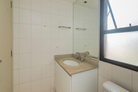 Apartamento à venda com 210m², 3 quartos e 4 vagasBanheiro da Suíte 3