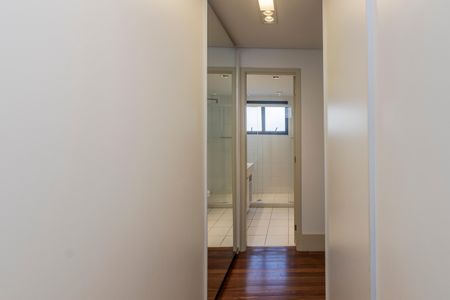 Apartamento à venda com 210m², 3 quartos e 4 vagasCloset da Suíte 1