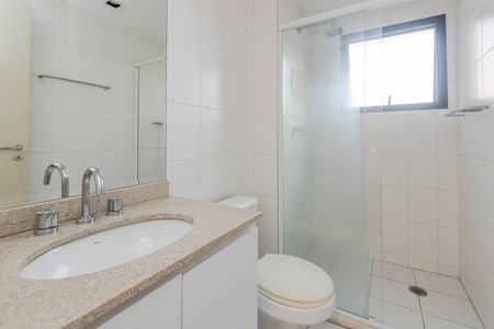 Apartamento à venda com 210m², 3 quartos e 4 vagasBanheiro 2 da Suíte 1