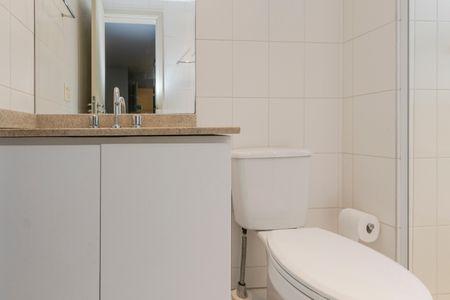 Apartamento à venda com 210m², 3 quartos e 4 vagasBanheiro da Suíte 2