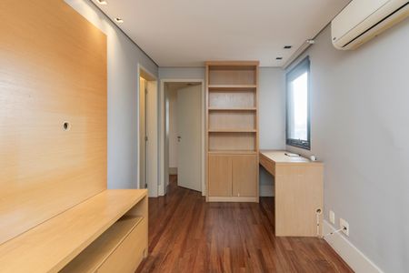 Apartamento à venda com 210m², 3 quartos e 4 vagasEscritório
