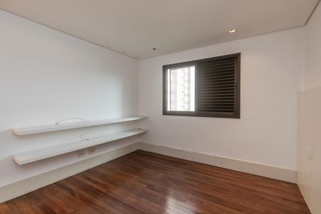 Apartamento à venda com 210m², 3 quartos e 4 vagasSuíte 1