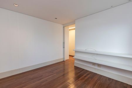 Apartamento à venda com 210m², 3 quartos e 4 vagasSuíte 1