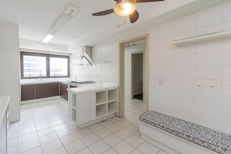 Apartamento à venda com 210m², 3 quartos e 4 vagasCozinha