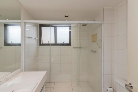 Apartamento à venda com 210m², 3 quartos e 4 vagasBanheiro 1 da Suíte 1
