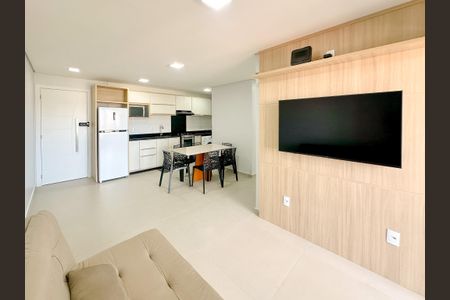 Sala de TV de apartamento para alugar com 2 quartos, 65m² em Ingleses do Rio Vermelho, Florianópolis