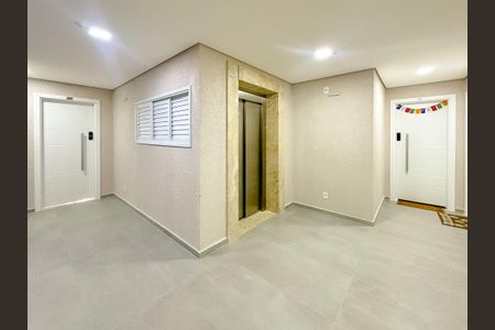 Apartamento para alugar com 65m², 2 quartos e 1 vagaHall social