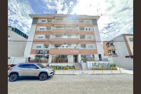 Apartamento para alugar com 65m², 2 quartos e 1 vagaFachada
