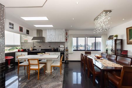 Apartamento para alugar com 289m², 4 quartos e 4 vagas