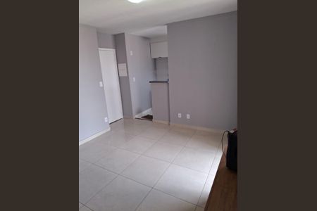 Sala de apartamento para alugar com 2 quartos, 45m² em Vila Carmosina, São Paulo