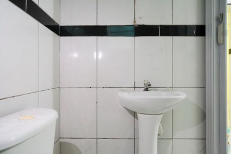 Banheiro de kitnet/studio para alugar com 1 quarto, 32m² em Vila Palmares, São Caetano do Sul