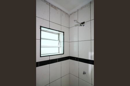 Banheiro de kitnet/studio para alugar com 1 quarto, 32m² em Vila Palmares, São Caetano do Sul