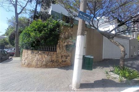 Casa para alugar com 350m², 4 quartos e 2 vagas