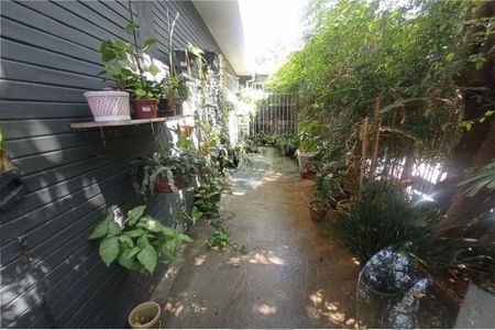 Casa para alugar com 350m², 4 quartos e 2 vagas