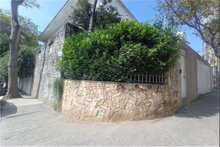 Casa para alugar com 350m², 4 quartos e 2 vagas