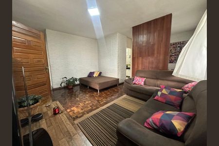 Foto 02 de casa à venda com 3 quartos, 390m² em Tirol, Contagem