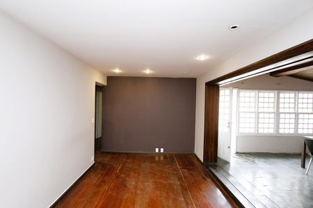 Apartamento para alugar com 4 quartos, 135m² em Santo Antônio, Belo Horizonte