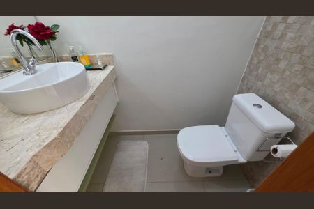 Banheiro  de casa de condomínio à venda com 2 quartos, 97m² em Bairro das Palmeiras, Campinas